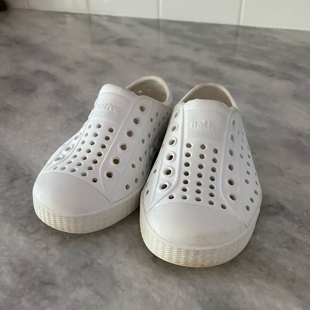 Native white size c6
